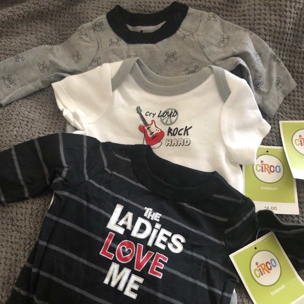CIRCO NEWBORN BODYSUITS 3 FOR $7